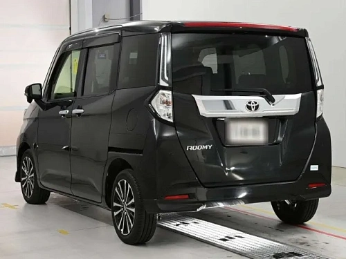 TOYOTA ROOMY 2023