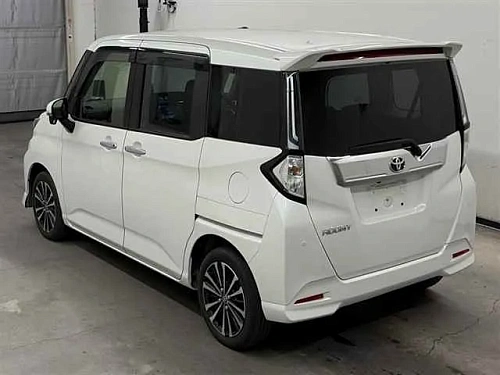 TOYOTA ROOMY 2023